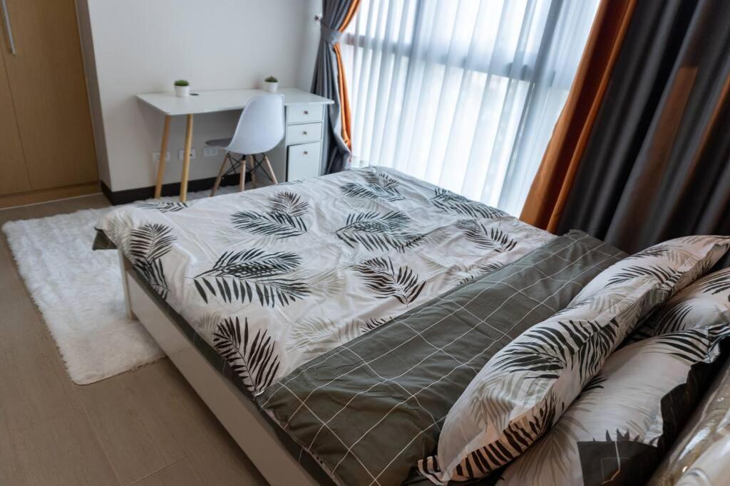 A2J Luxury 2Br Bgc Uptown Suite Near Uptown Mall 马尼拉 外观 照片