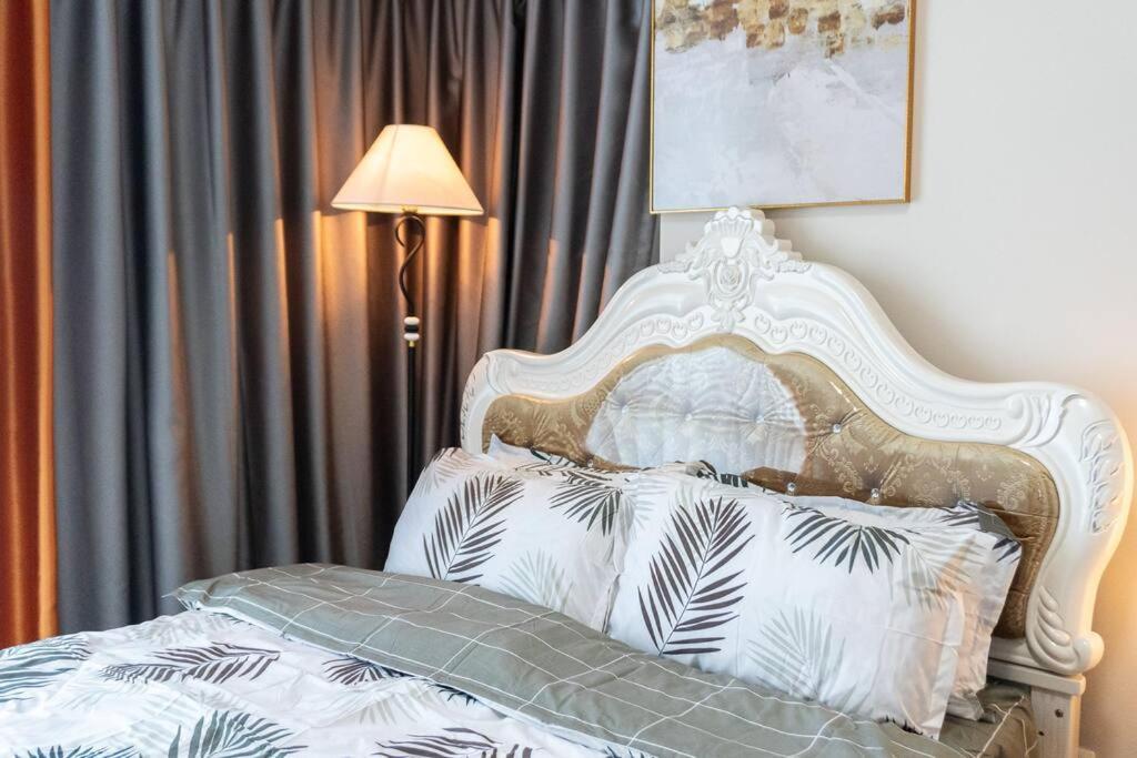 A2J Luxury 2Br Bgc Uptown Suite Near Uptown Mall 马尼拉 外观 照片