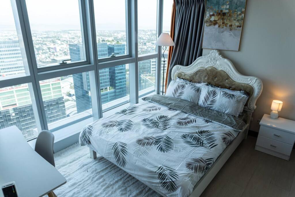 A2J Luxury 2Br Bgc Uptown Suite Near Uptown Mall 马尼拉 外观 照片