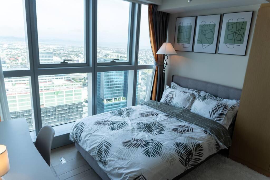 A2J Luxury 2Br Bgc Uptown Suite Near Uptown Mall 马尼拉 外观 照片