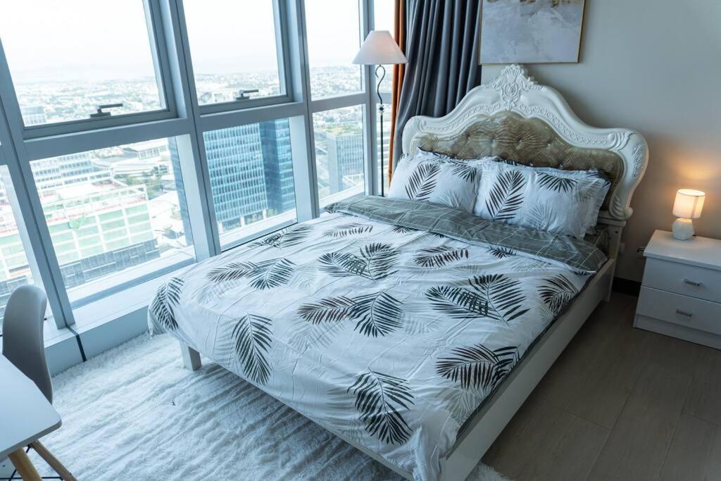A2J Luxury 2Br Bgc Uptown Suite Near Uptown Mall 马尼拉 外观 照片