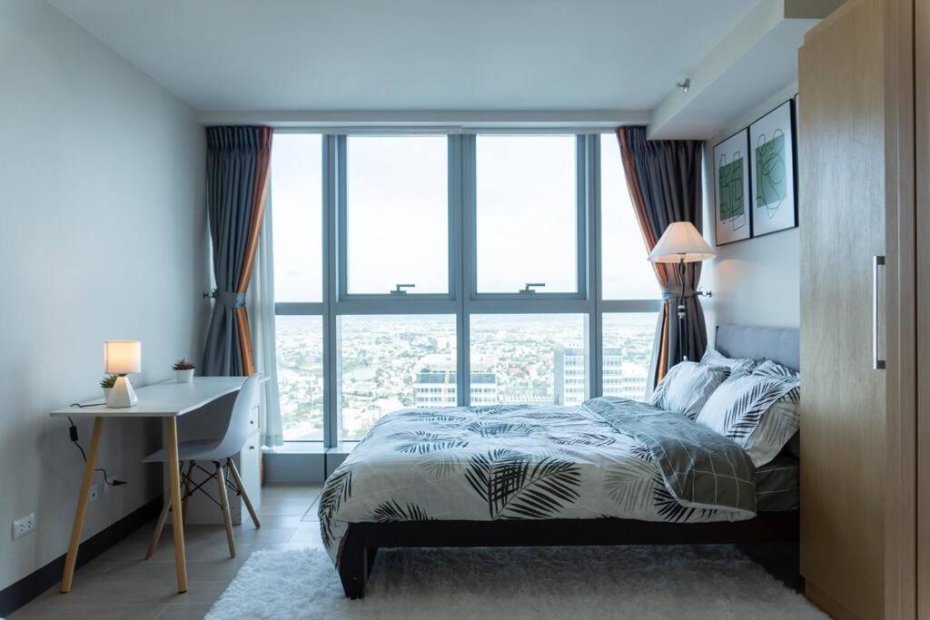 A2J Luxury 2Br Bgc Uptown Suite Near Uptown Mall 马尼拉 外观 照片
