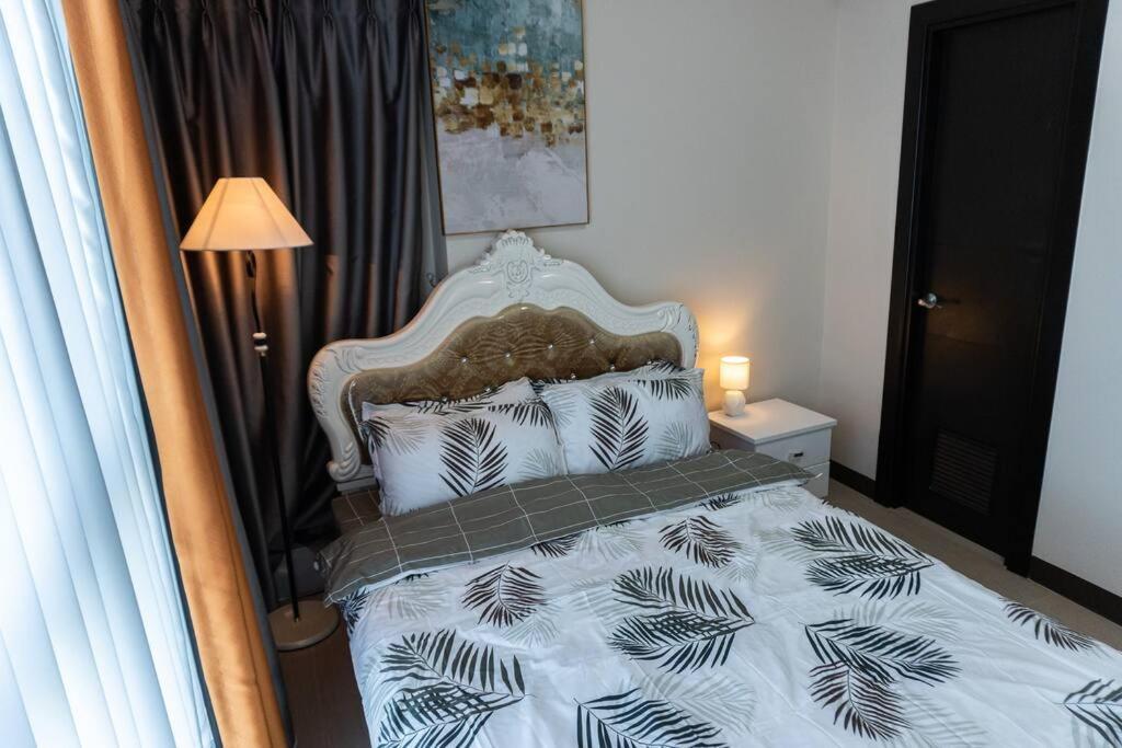 A2J Luxury 2Br Bgc Uptown Suite Near Uptown Mall 马尼拉 外观 照片