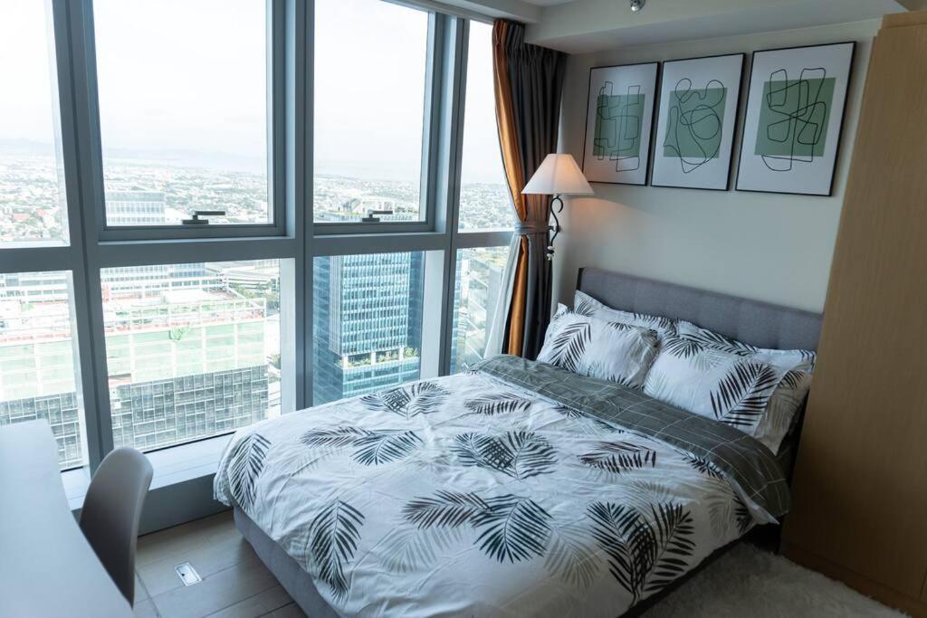 A2J Luxury 2Br Bgc Uptown Suite Near Uptown Mall 马尼拉 外观 照片