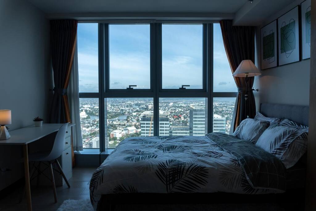 A2J Luxury 2Br Bgc Uptown Suite Near Uptown Mall 马尼拉 外观 照片