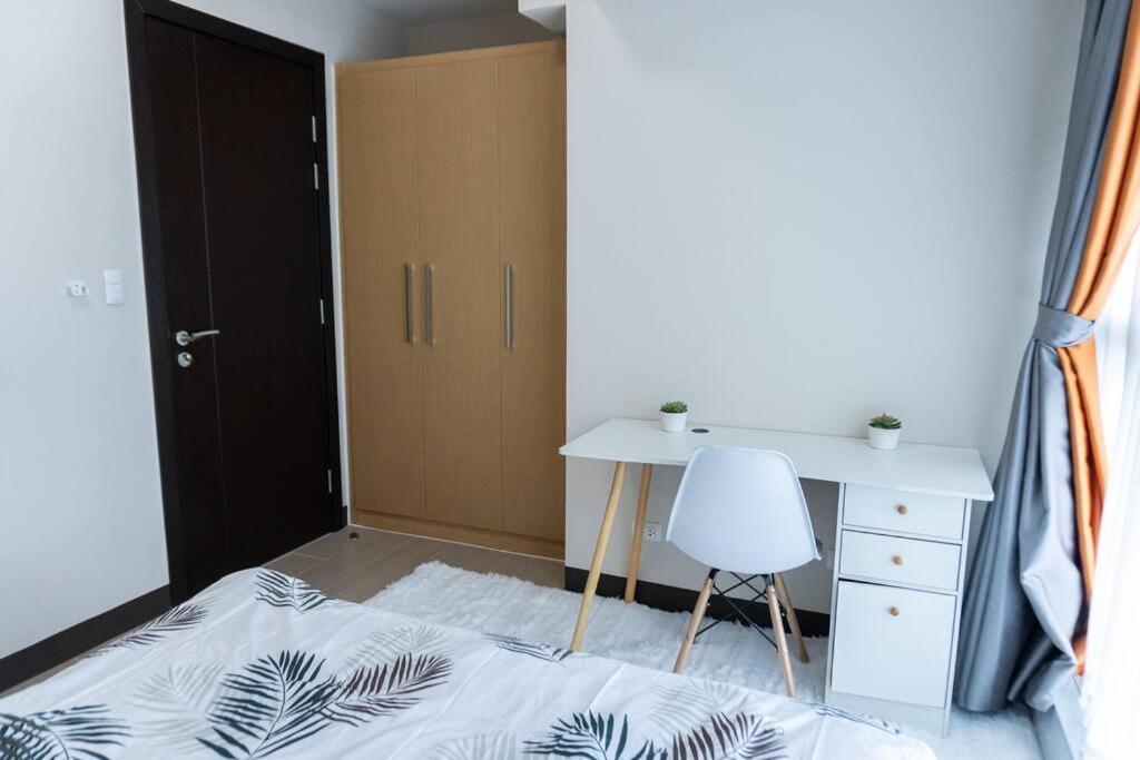 A2J Luxury 2Br Bgc Uptown Suite Near Uptown Mall 马尼拉 外观 照片