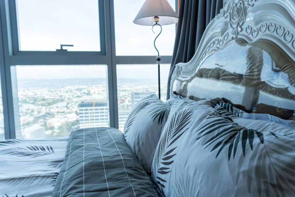 A2J Luxury 2Br Bgc Uptown Suite Near Uptown Mall 马尼拉 外观 照片