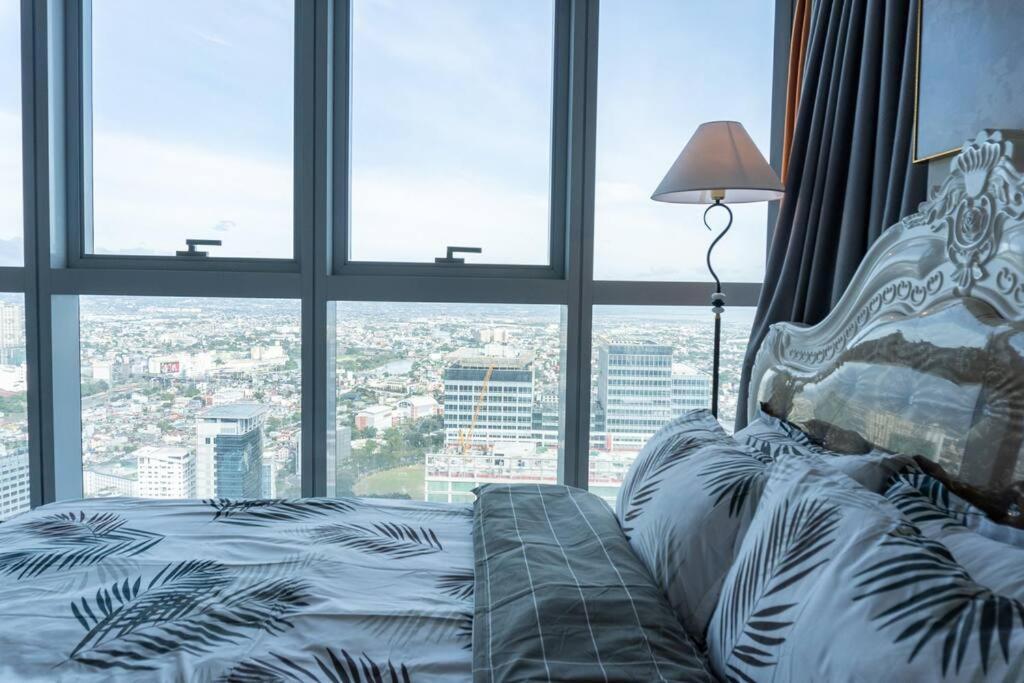 A2J Luxury 2Br Bgc Uptown Suite Near Uptown Mall 马尼拉 外观 照片