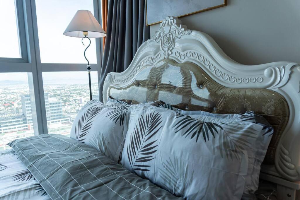 A2J Luxury 2Br Bgc Uptown Suite Near Uptown Mall 马尼拉 外观 照片