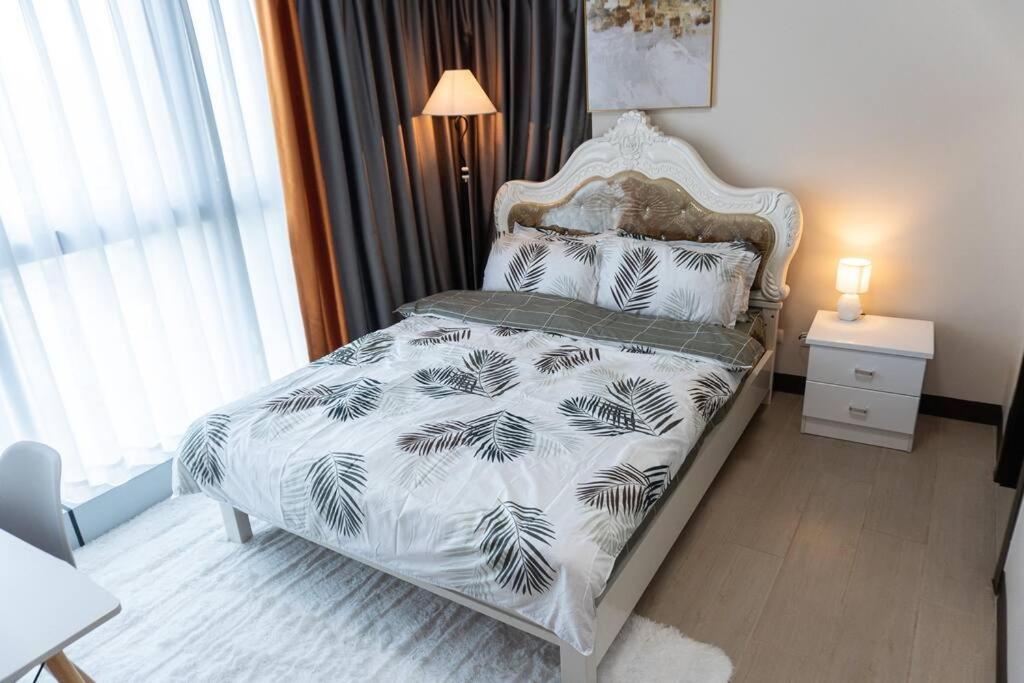 A2J Luxury 2Br Bgc Uptown Suite Near Uptown Mall 马尼拉 外观 照片
